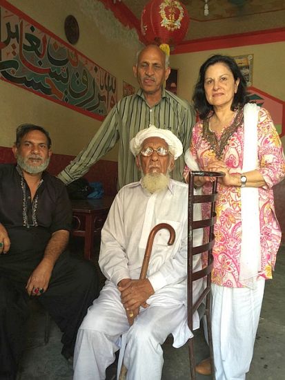 L to R: Azim, the shop owner, Sayyid (a Muslim who witnessed the butchery in Sialkot 1947) Iqbal Kaiser (Sikh historian), Sarab Kaur. Sialkot. 2016.
